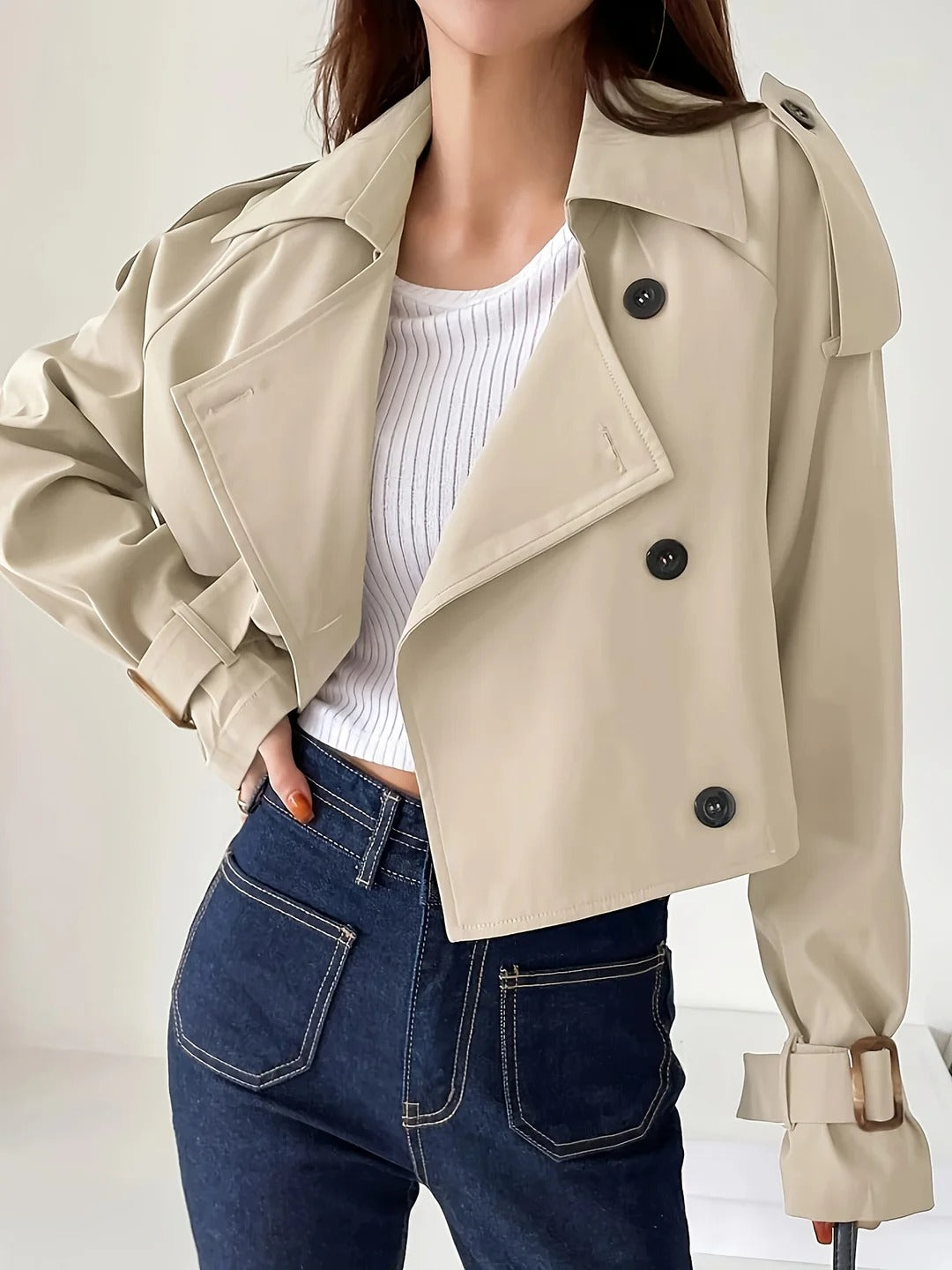 Chic Casual Short Trench Coat Effortless Style for Everyday Layers