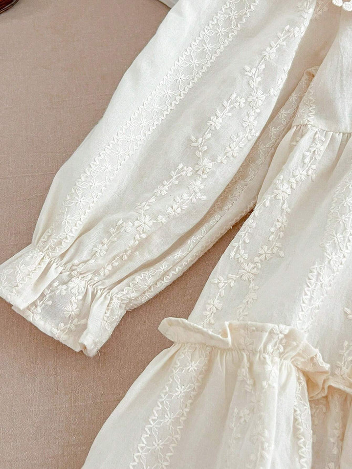 Children's Dress with Lace Collar and Long Sleeves – Vintage Charm for Little Trendsetters