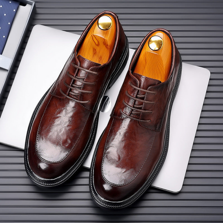 Classic Elegance for All Seasons Leather Oxford Shoes