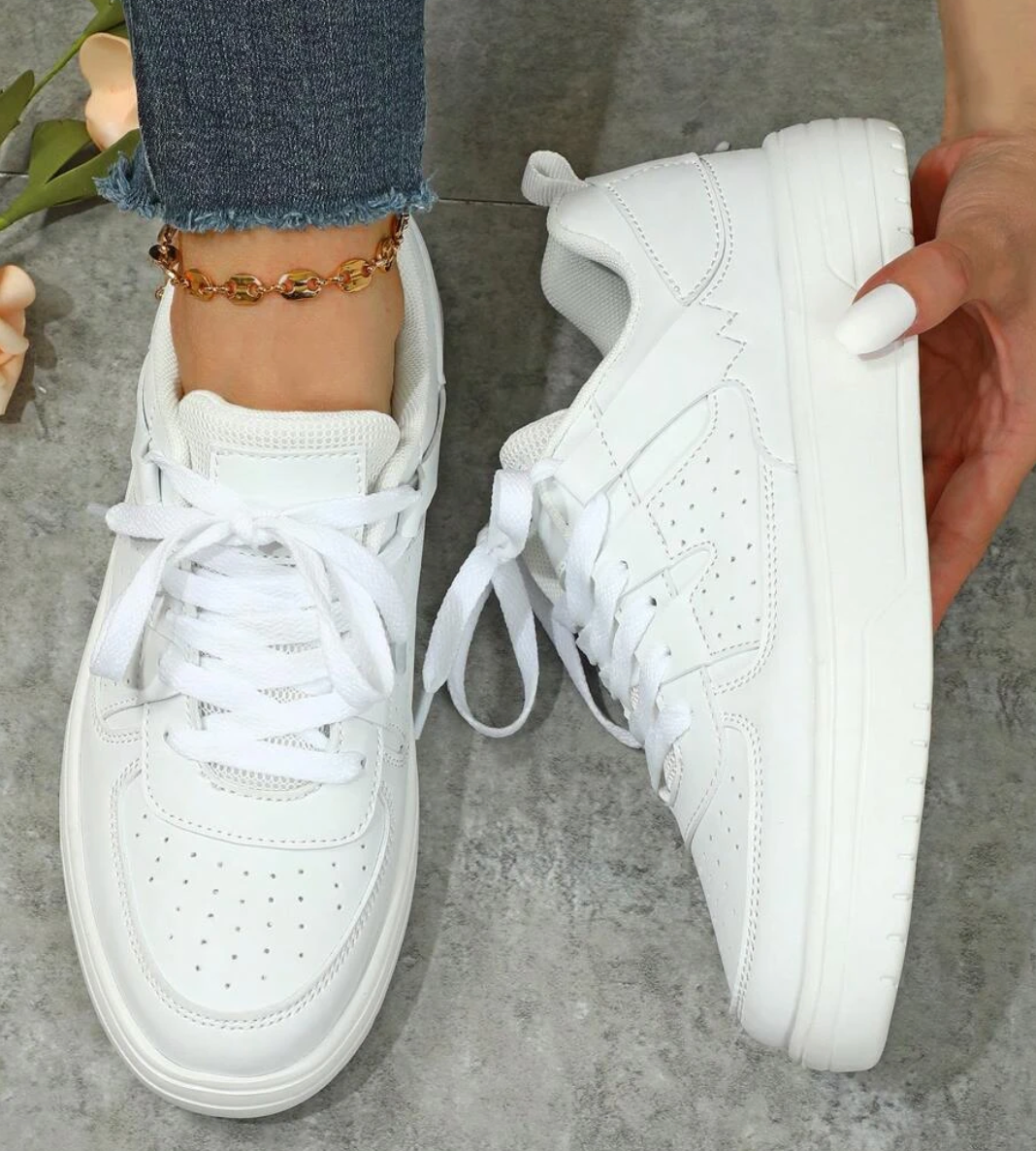 Women’s Sneakers Sporty Comfort with Everyday Elegance