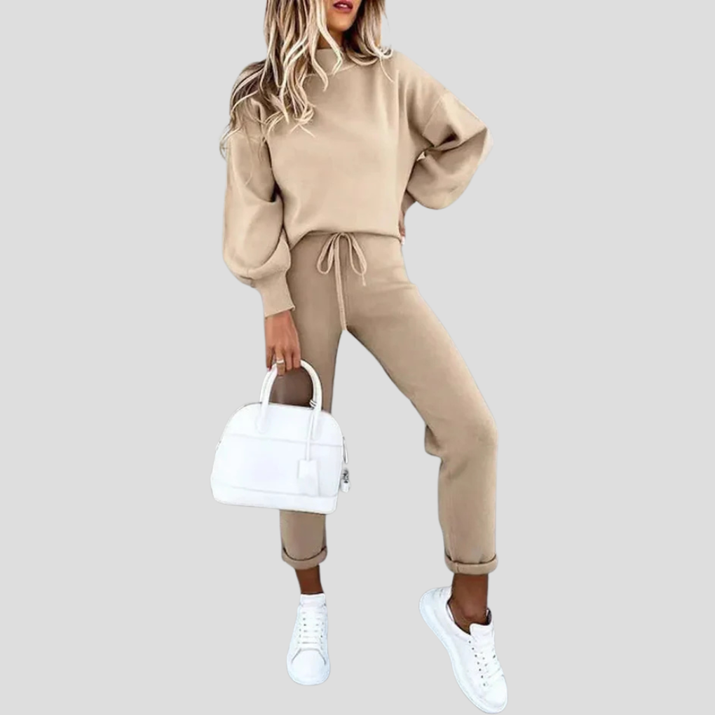 Women’s Relaxed-Fit Tracksuit Set