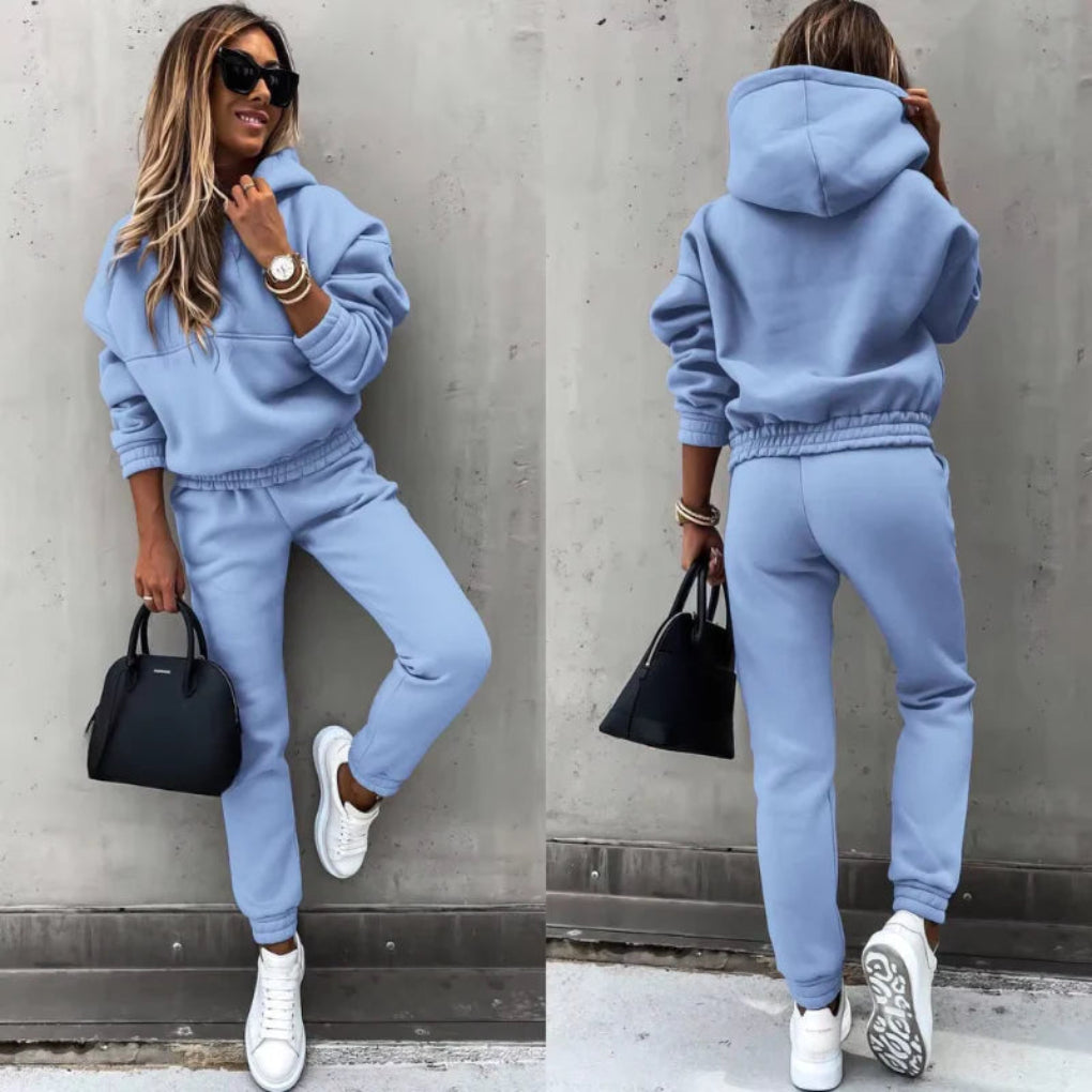 Women’s Sporty Tracksuit – Winter Active Layer